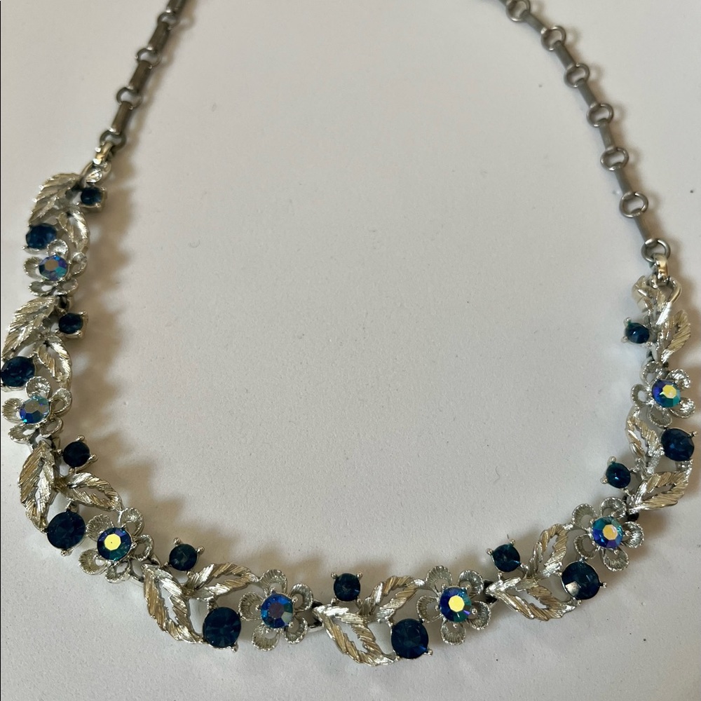 Vintage, blue rhinestone necklace